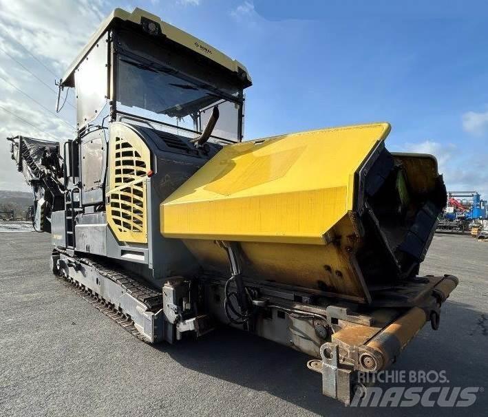 Bomag BMF 2500 S 瀝青攤舖機/鋪路機