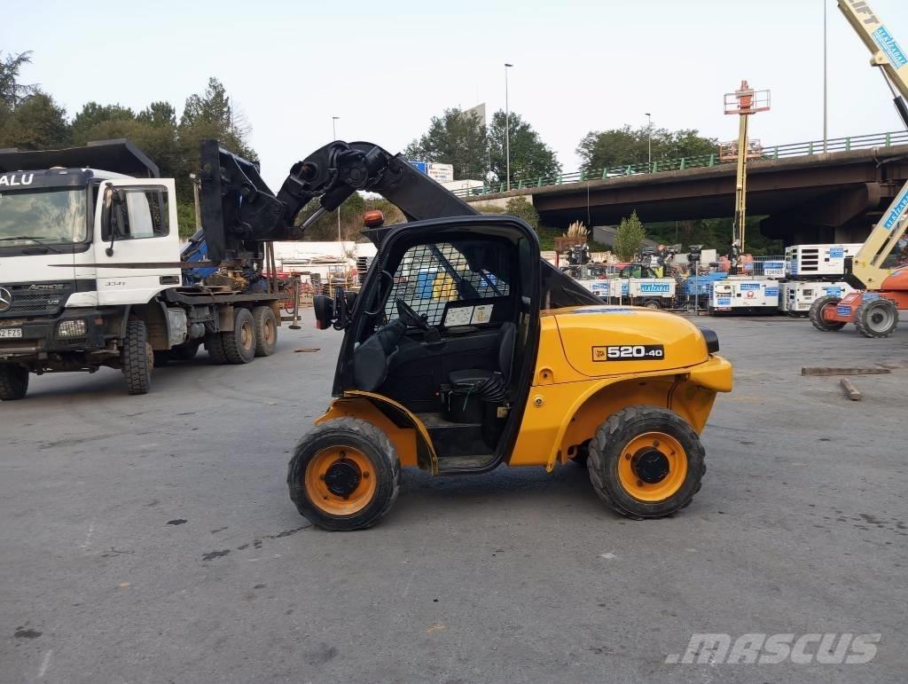 JCB 520-40 伸縮臂操作車