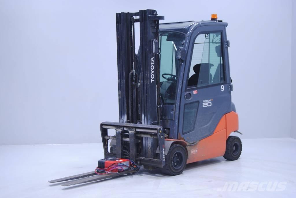 Toyota 8FBMK20T 電動堆高機