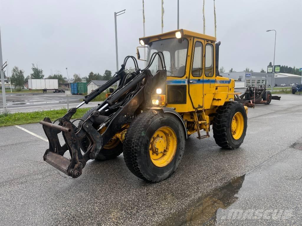 Volvo BM 4200 輪胎式裝載機