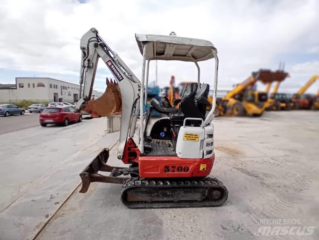 Takeuchi TB 215 R 小型挖土機/掘鑿機<7t(小型挖掘機)