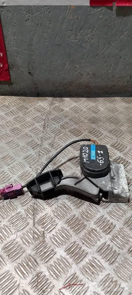 MAN TGA 81259706094 駕駛室與內部