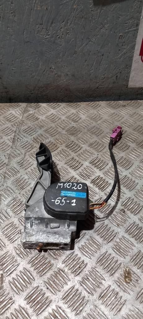 MAN TGA 81259706094 駕駛室與內部