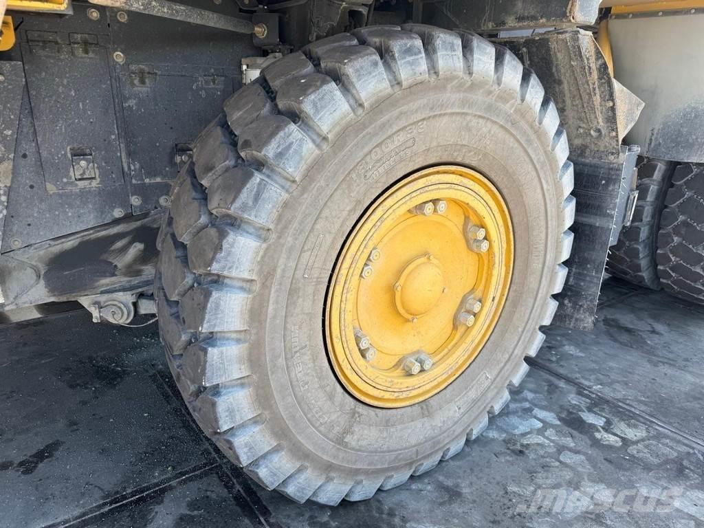 Komatsu HD405-7 側卸礦車