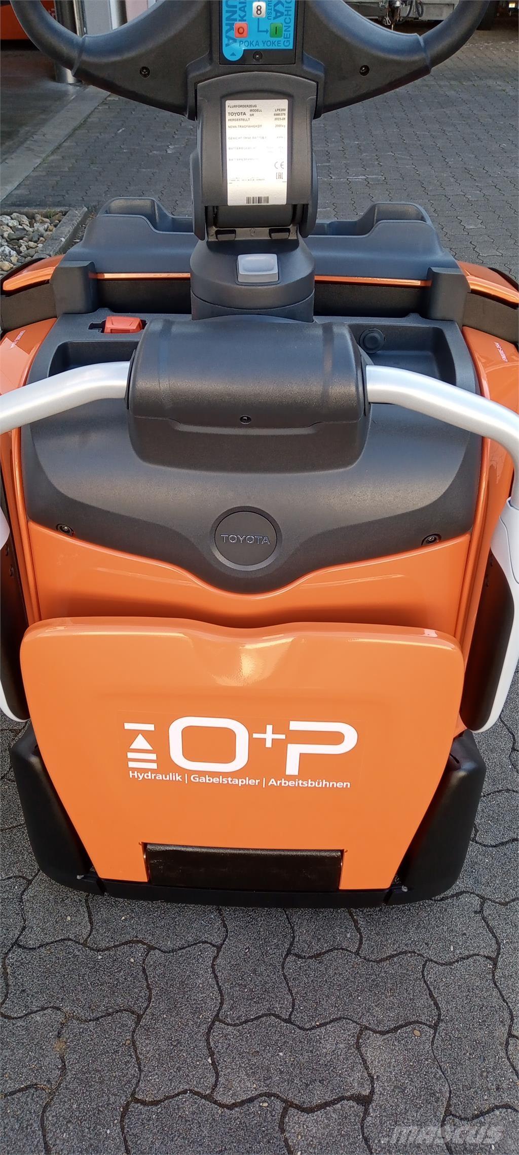 Toyota LPE200 行走控制式堆積機