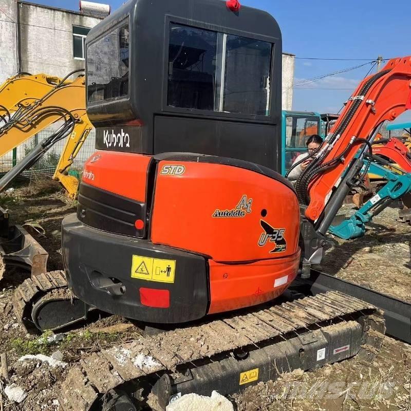 Kubota U 35 小型挖土機/掘鑿機<7t(小型挖掘機)
