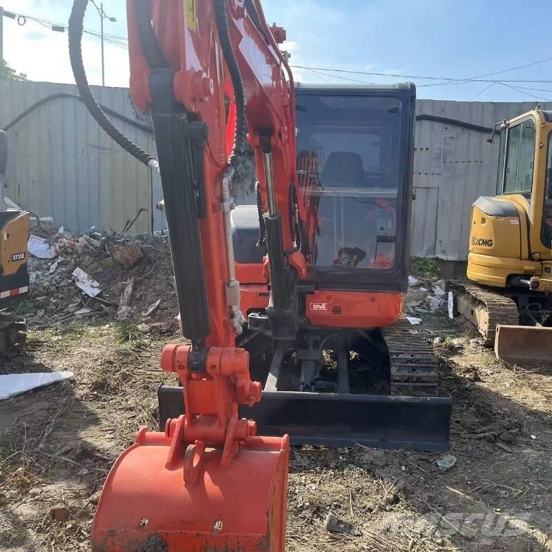Kubota U 35 小型挖土機/掘鑿機<7t(小型挖掘機)