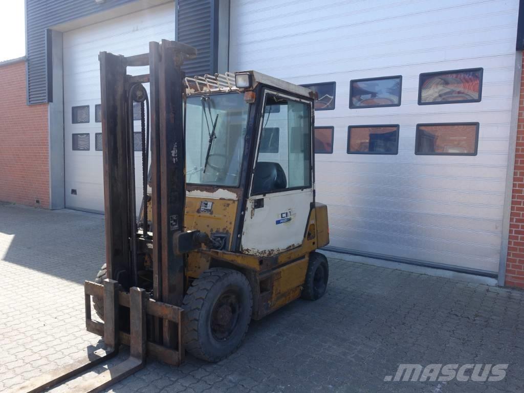 TCM FD 25 Z2 柴油卡車
