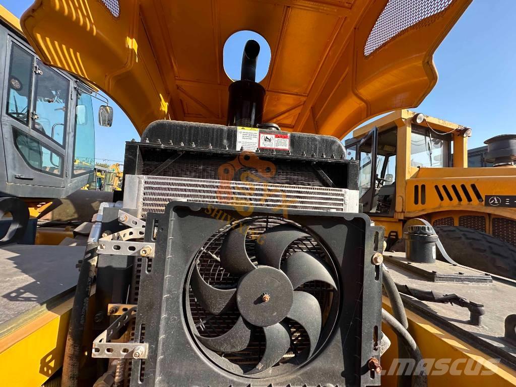 XCMG XS 233J 單輪滾壓機