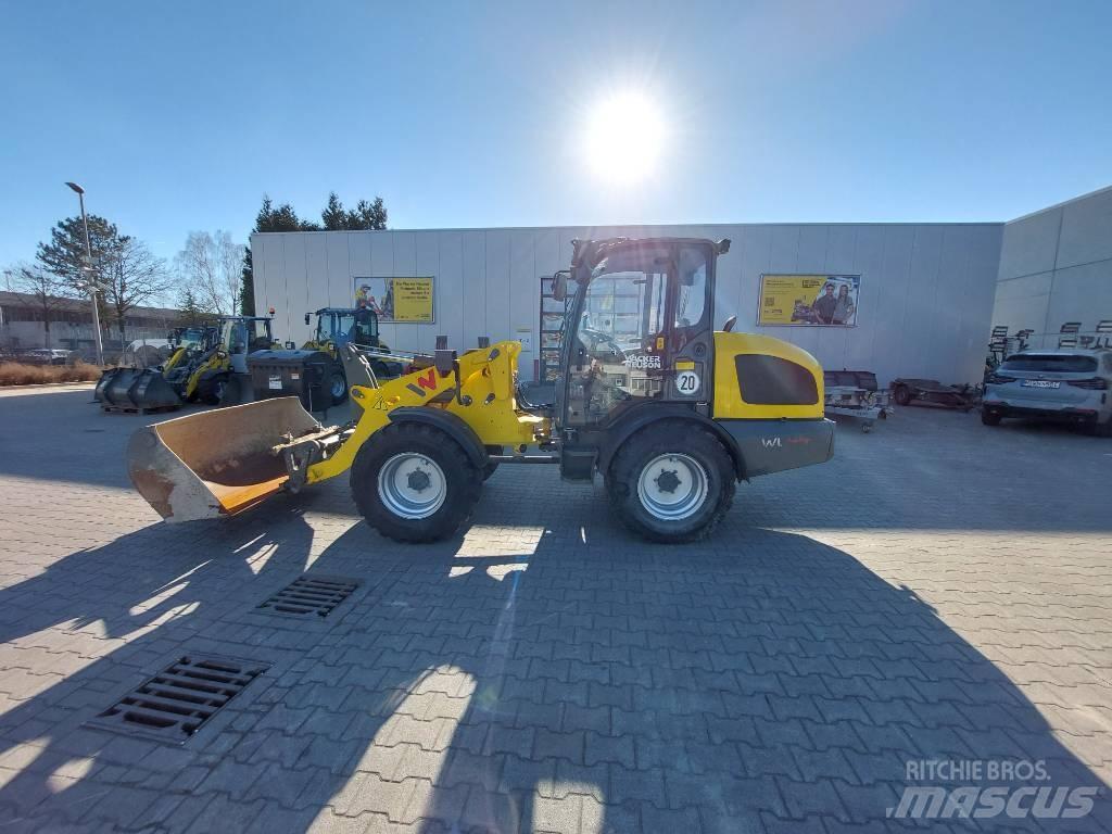 Wacker Neuson WL44 輪胎式裝載機