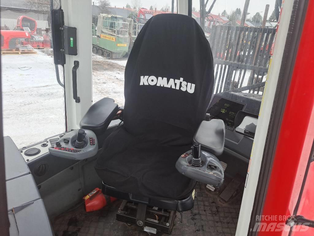 Komatsu 865 集運機