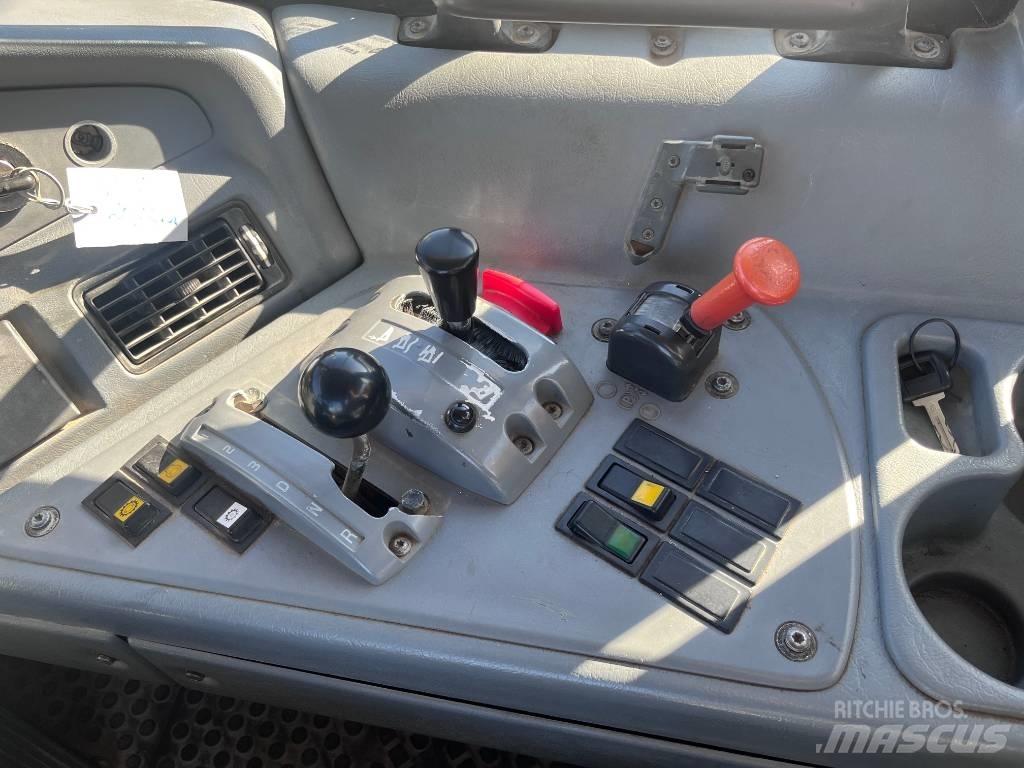 Volvo A 30 D 鉸接式起吊車