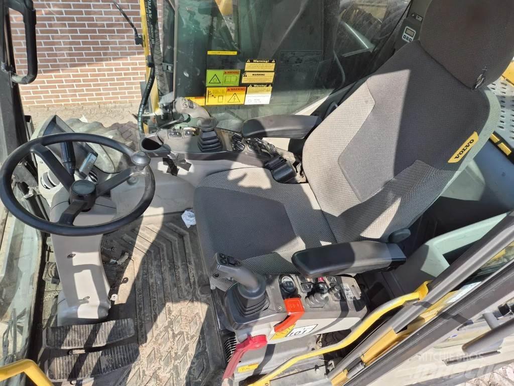 Volvo EW160C 旋轉式挖土機/掘鑿機/挖掘機