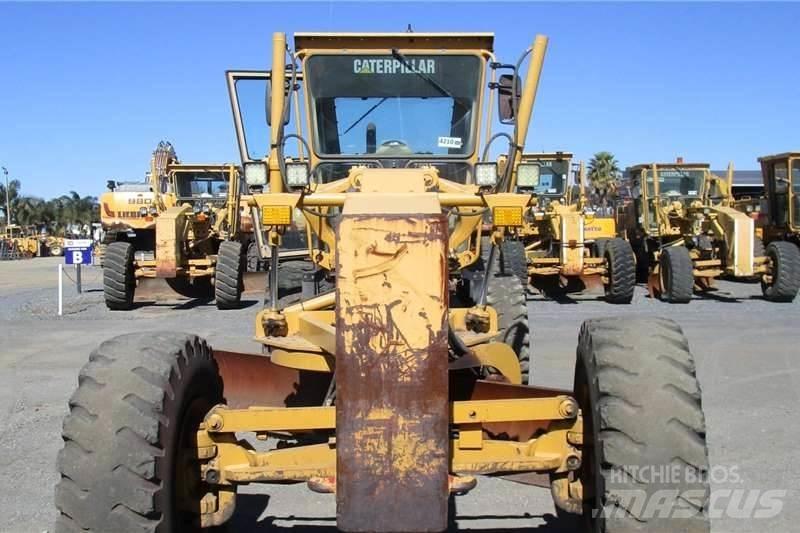 CAT 140K 平土機