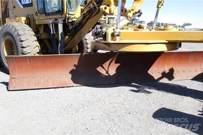 CAT 140K 平土機