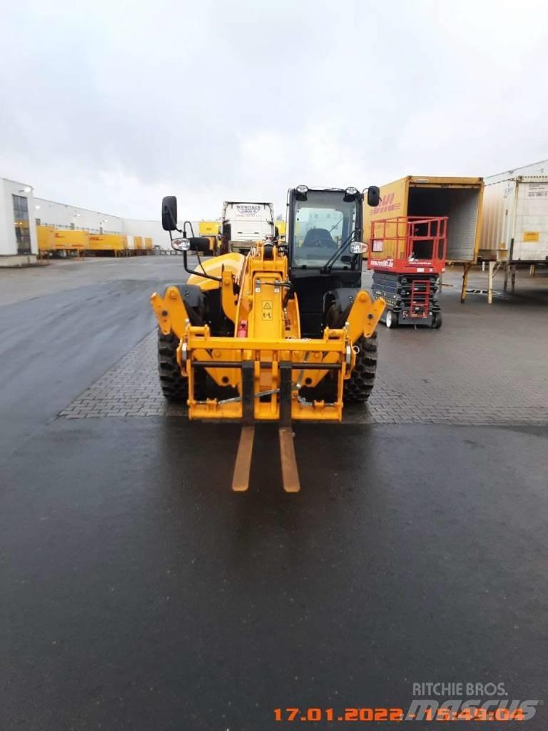 JCB 540-140 伸縮臂操作車