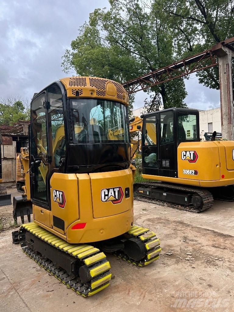 CAT 302 小型挖土機/掘鑿機<7t(小型挖掘機)