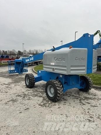Genie S 45 伸縮臂高空作業車