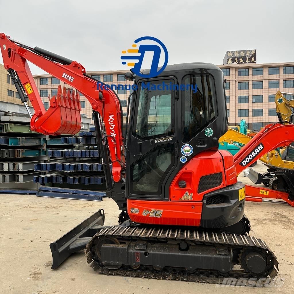 Kubota U 35 小型挖土機/掘鑿機<7t(小型挖掘機)
