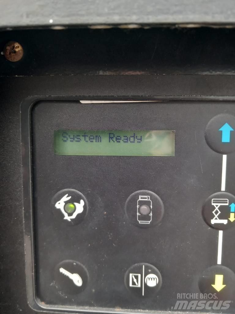 Genie GS 3369 RT 剪式升降機