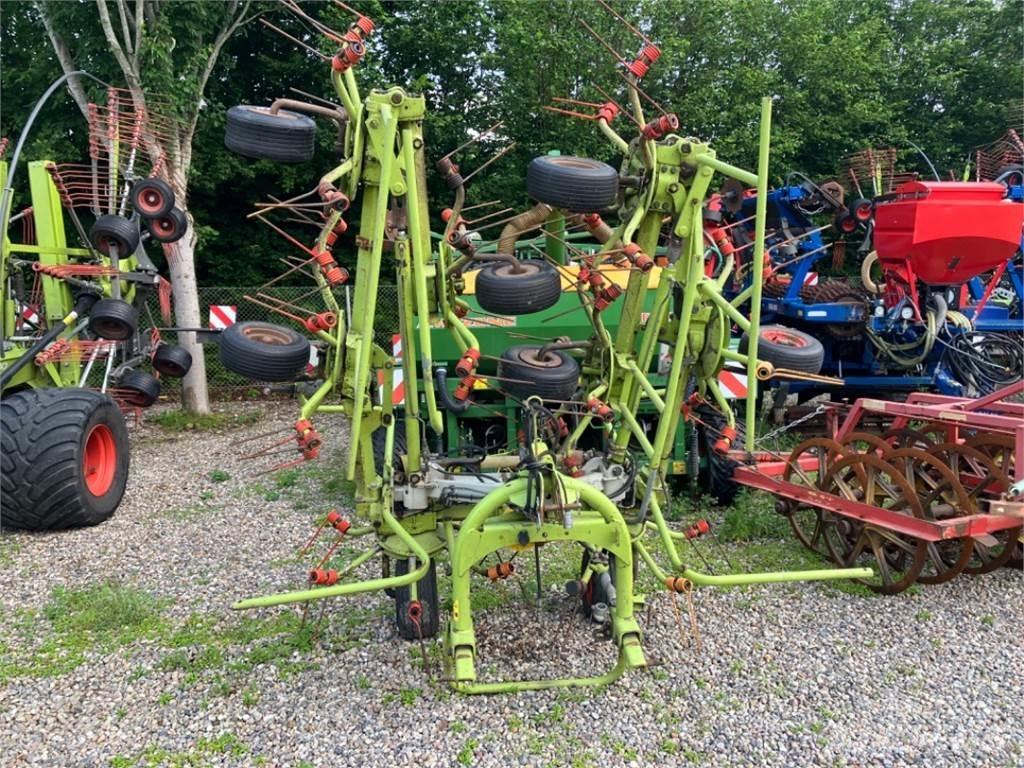 CLAAS VOLTO 870 耙與翻草機