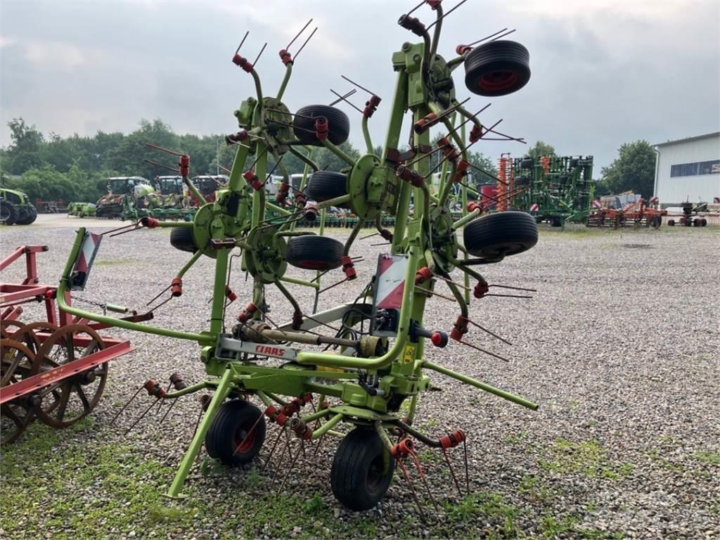 CLAAS VOLTO 870 耙與翻草機