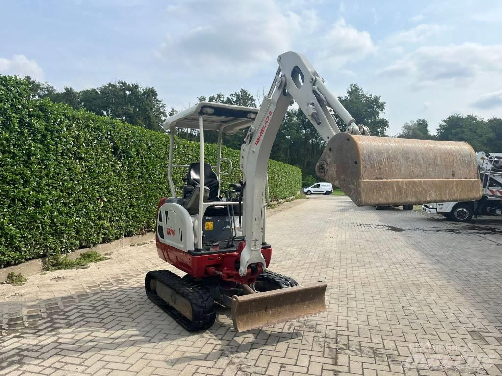 Takeuchi TB 216 小型挖土機/掘鑿機<7t(小型挖掘機)
