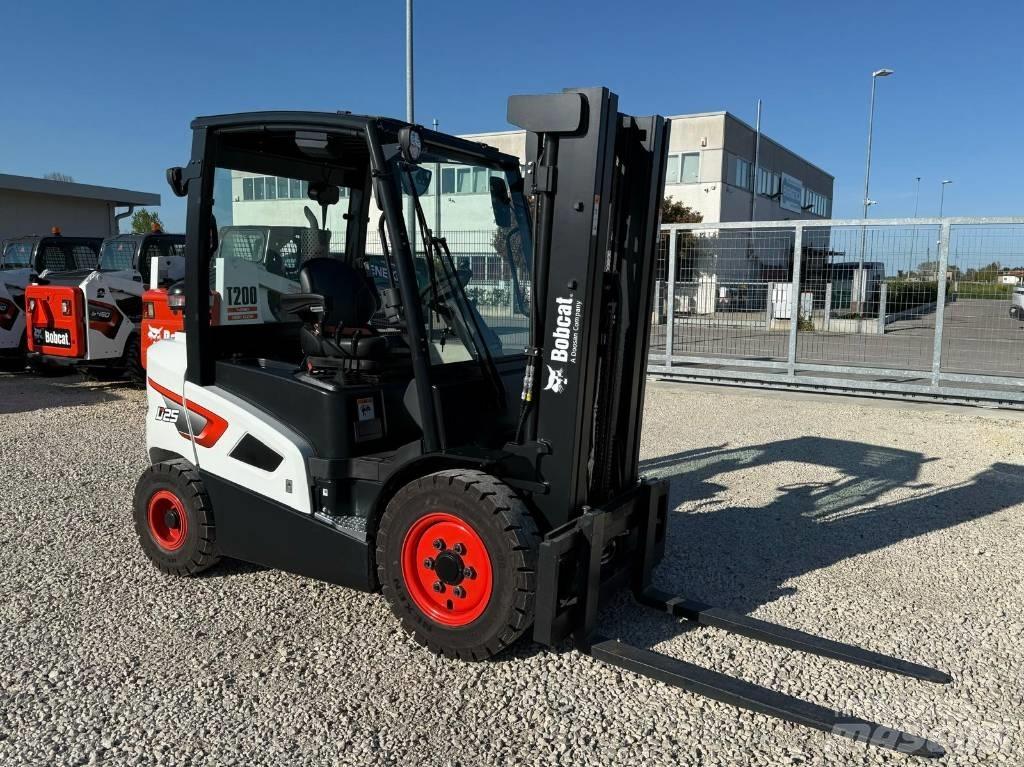 Bobcat D 25 S-9 柴油卡車