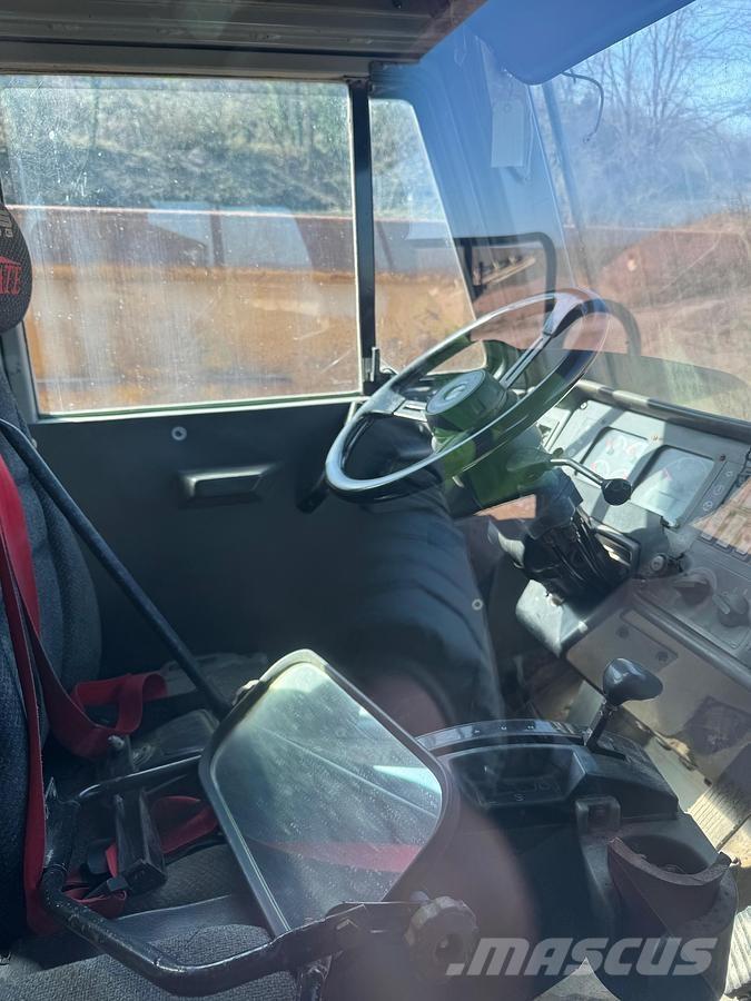 CAT 769D 駕駛室與內部