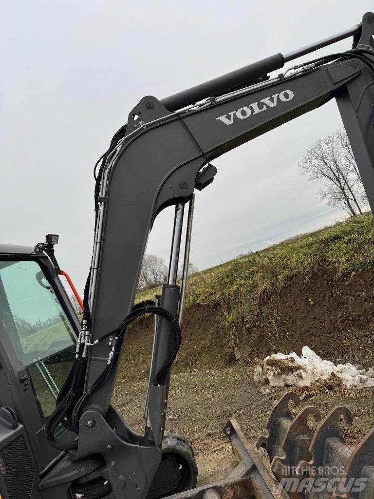 Volvo ECR58F 小型挖土機/掘鑿機<7t(小型挖掘機)