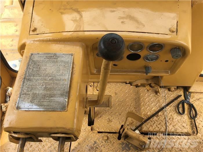 CAT D 8 K 履帶推土機