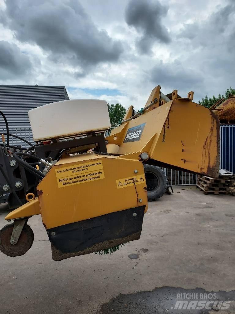 CAT 906/7/8 掃倉機