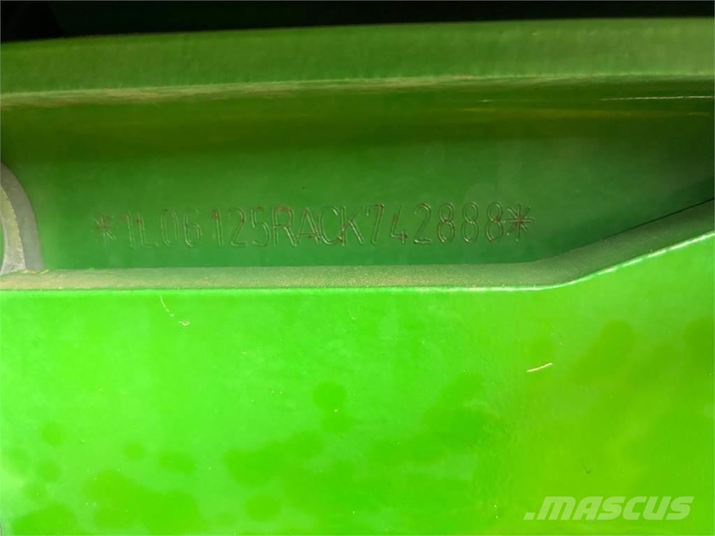 John Deere 6125R 曳引機