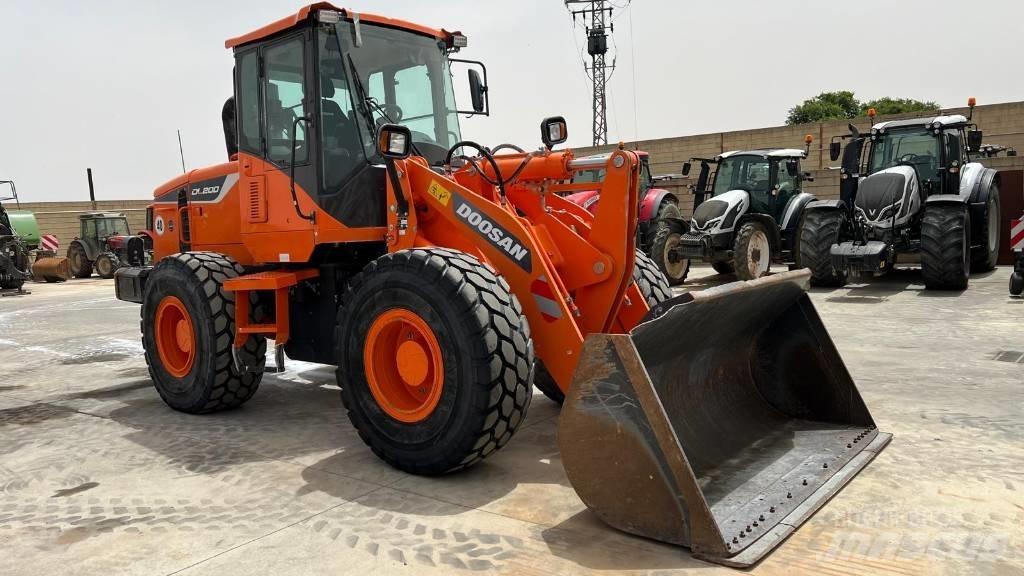 Doosan DL 200-5 小型裝載機