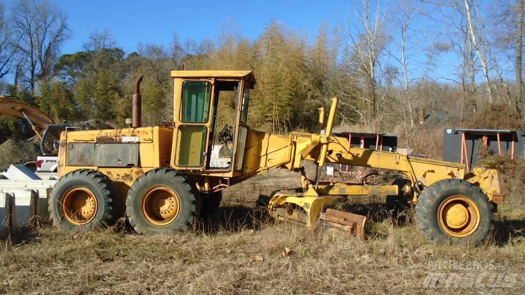 John Deere 672 A 平土機