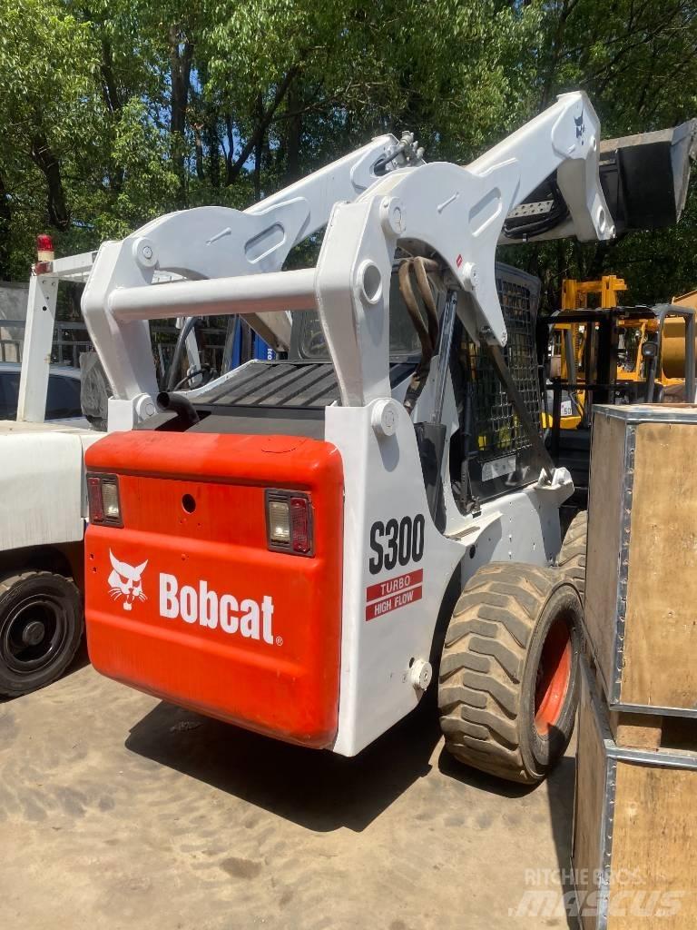 Bobcat S 300 滑移轉向裝載機
