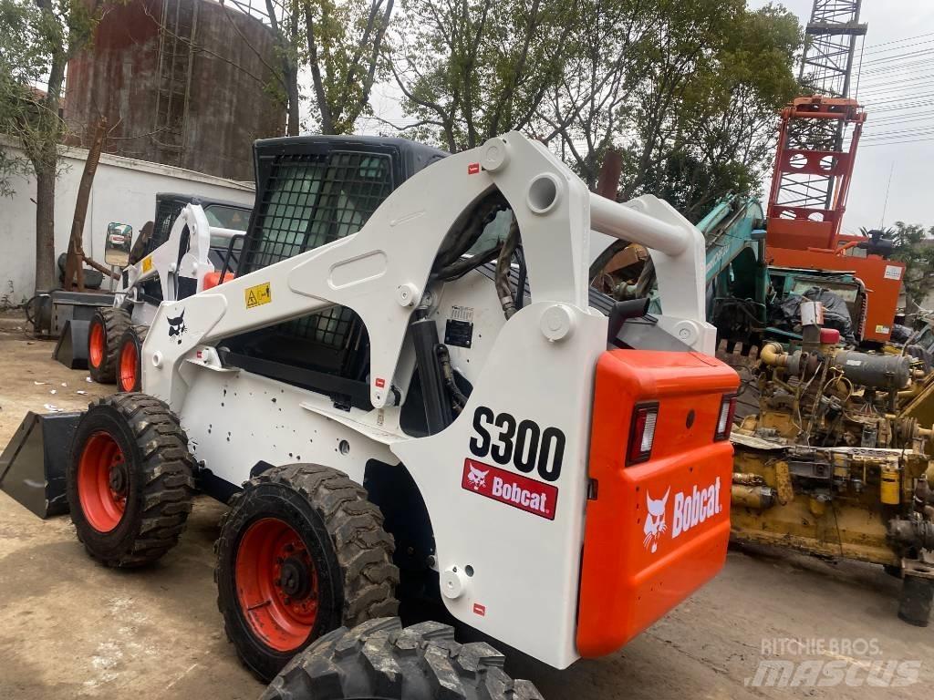 Bobcat S 300 滑移轉向裝載機