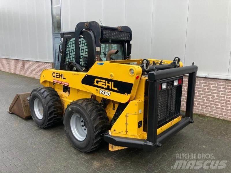 Gehl V420 滑移轉向裝載機