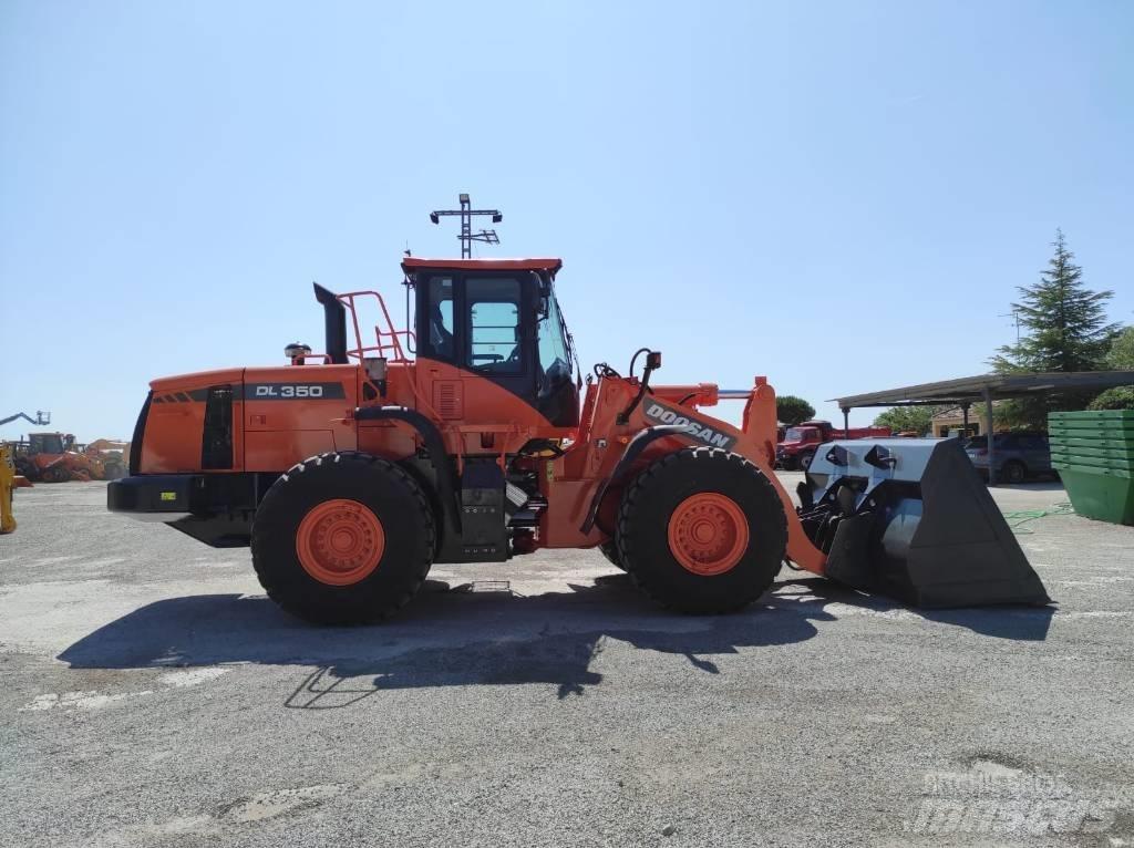 Doosan DL 350-5 輪胎式裝載機