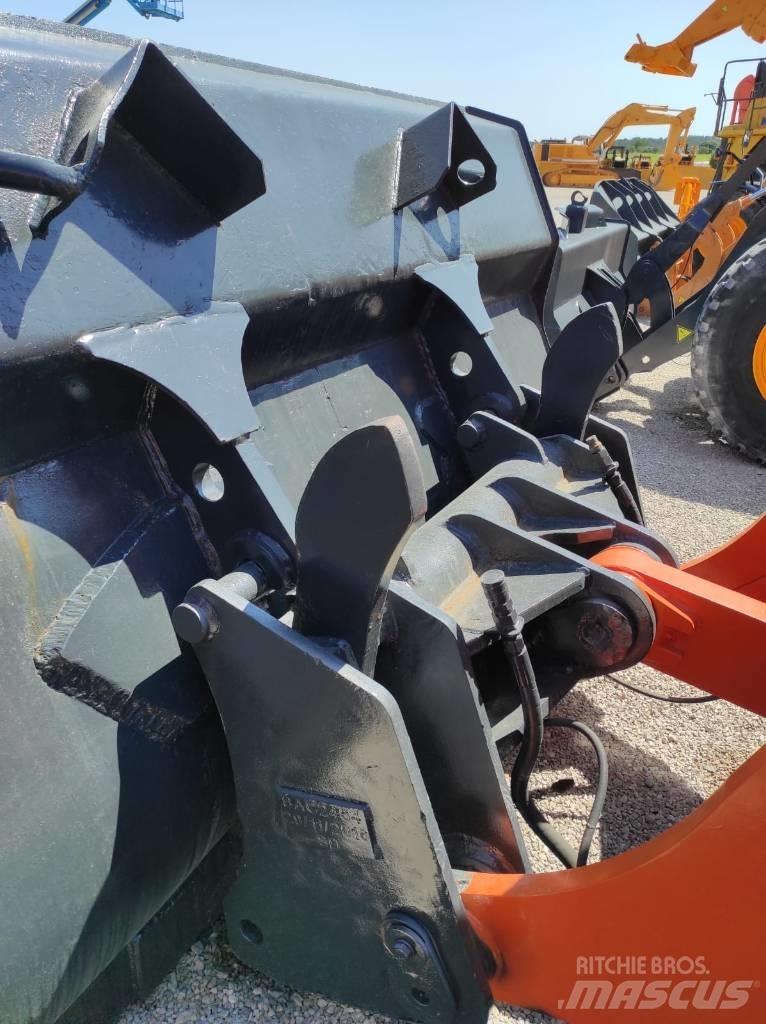 Doosan DL 350-5 輪胎式裝載機