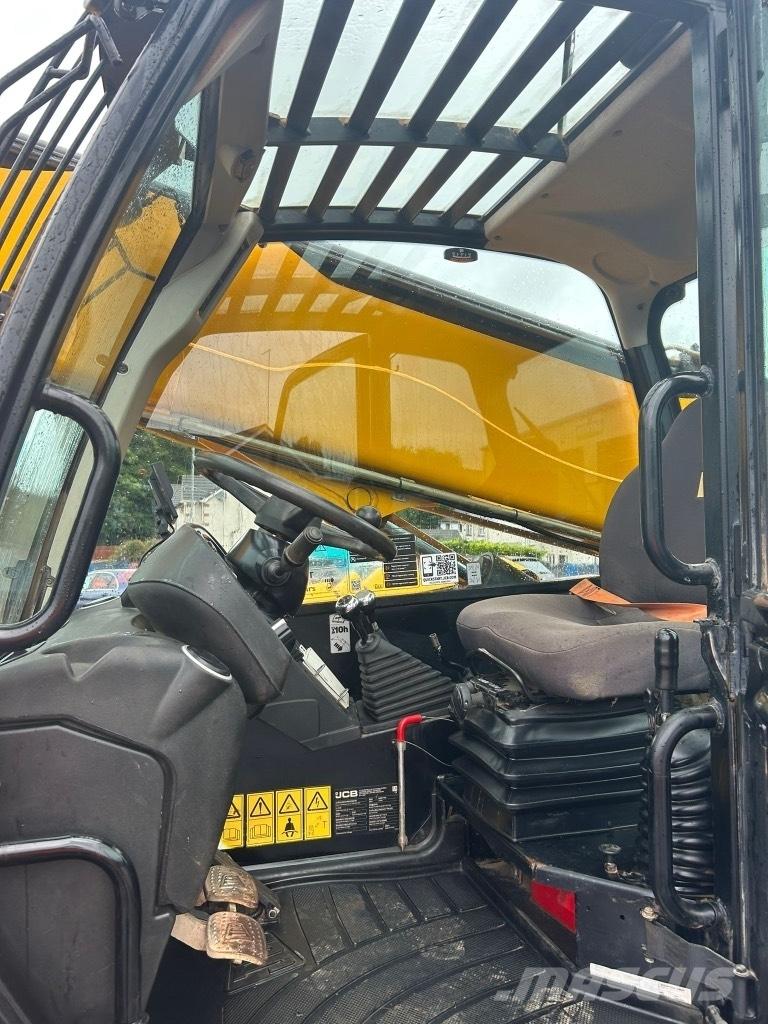 JCB 540-140 Sway / AC 伸縮臂操作車
