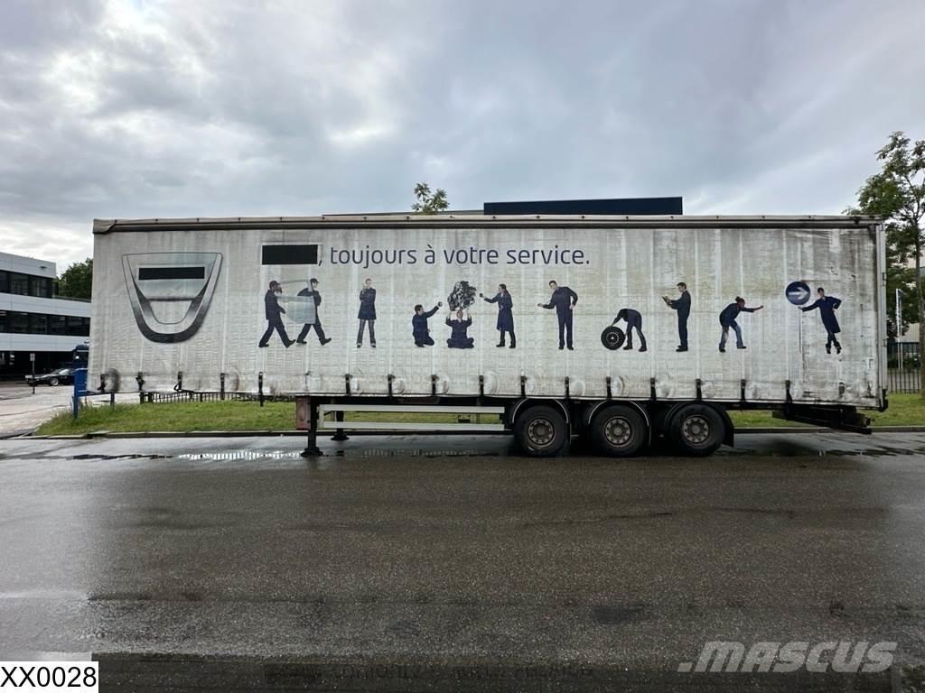 Fruehauf Tautliner 篷布半拖車