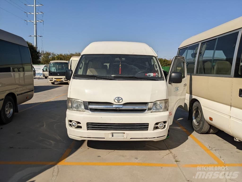 Toyota Hiace 公路客運汽車