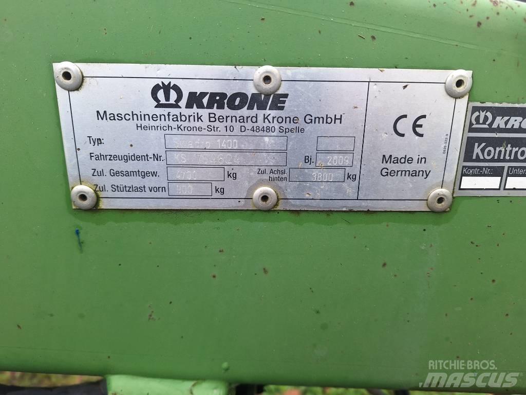 Krone Swadro 1400 耙與翻草機