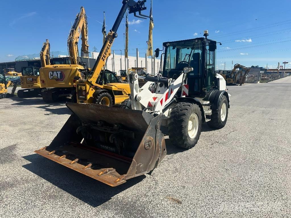 CAT 908 M 輪胎式裝載機