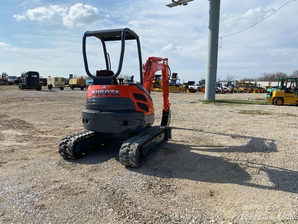 Kubota U 25 小型挖土機/掘鑿機<7t(小型挖掘機)