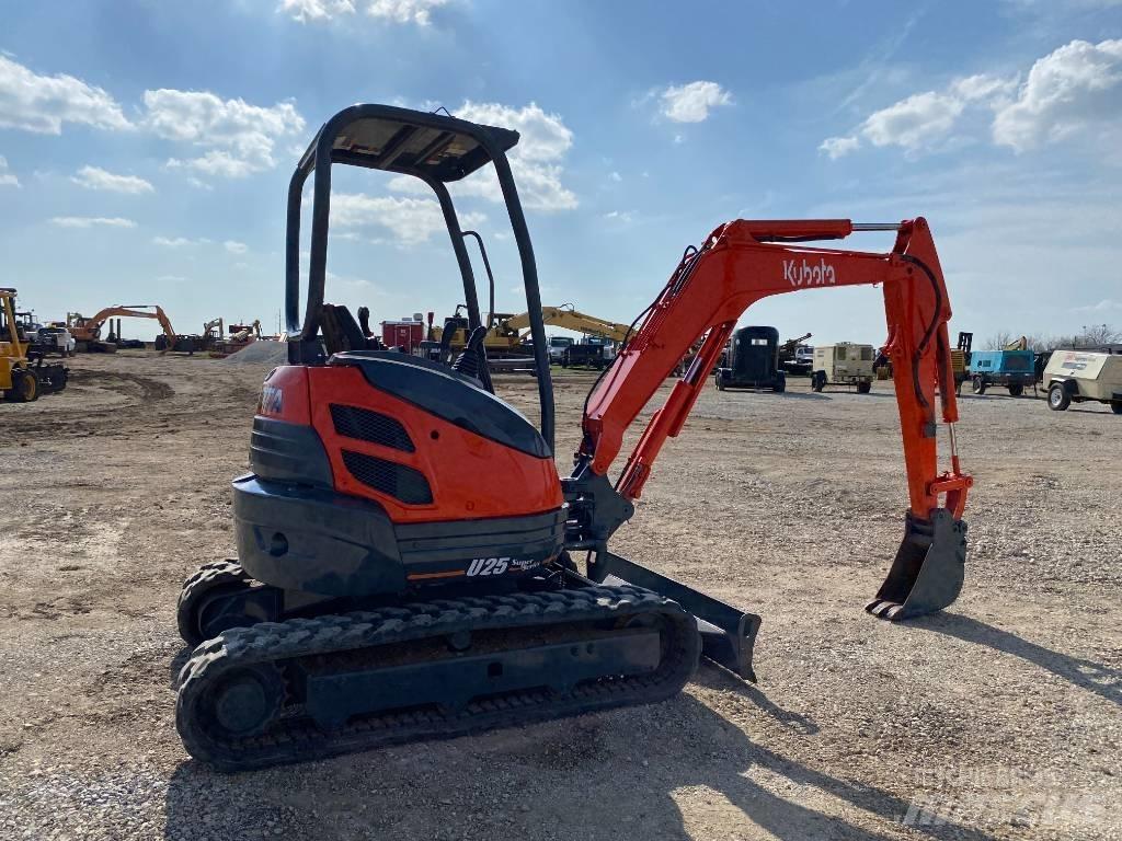 Kubota U 25 小型挖土機/掘鑿機<7t(小型挖掘機)