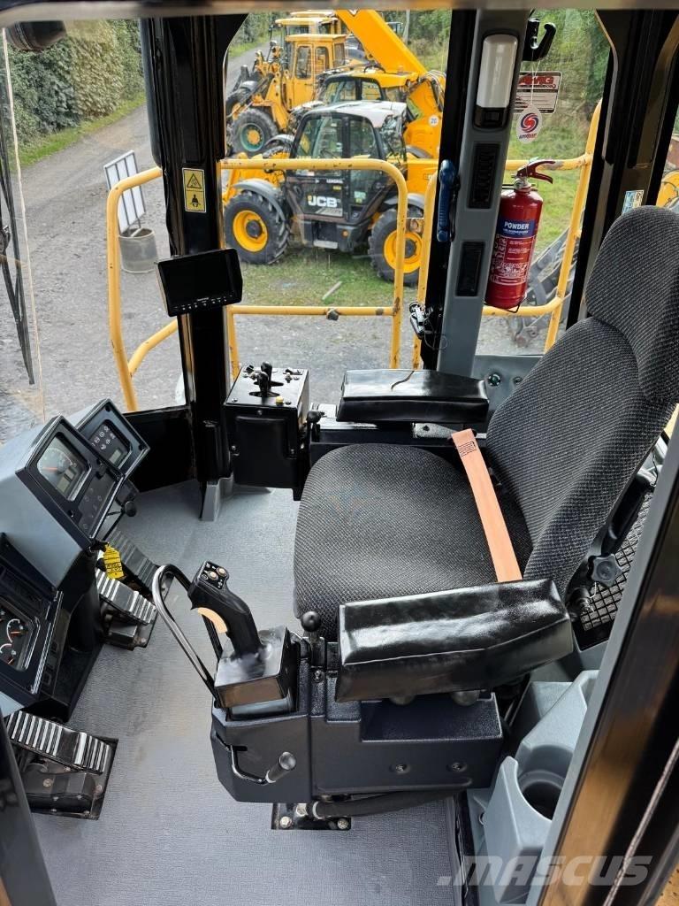 CAT 988 H 輪胎式裝載機