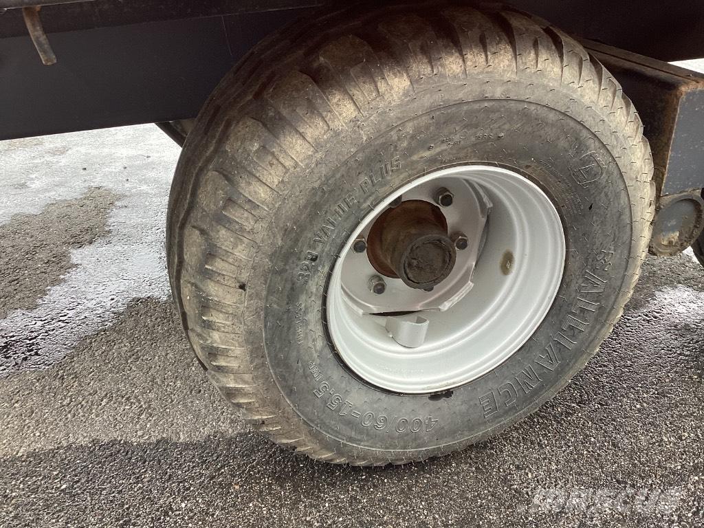 Tuhti M 120 運糧車