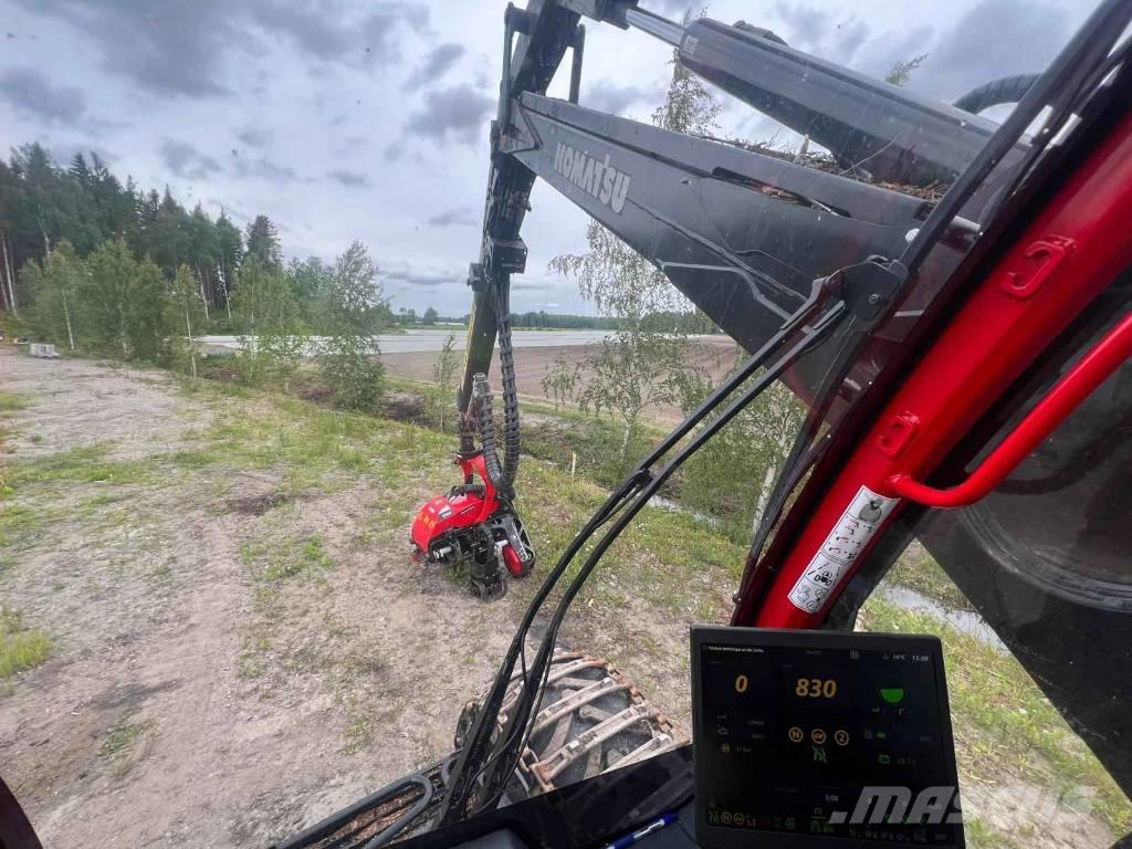 Komatsu 951 XC 收穫機